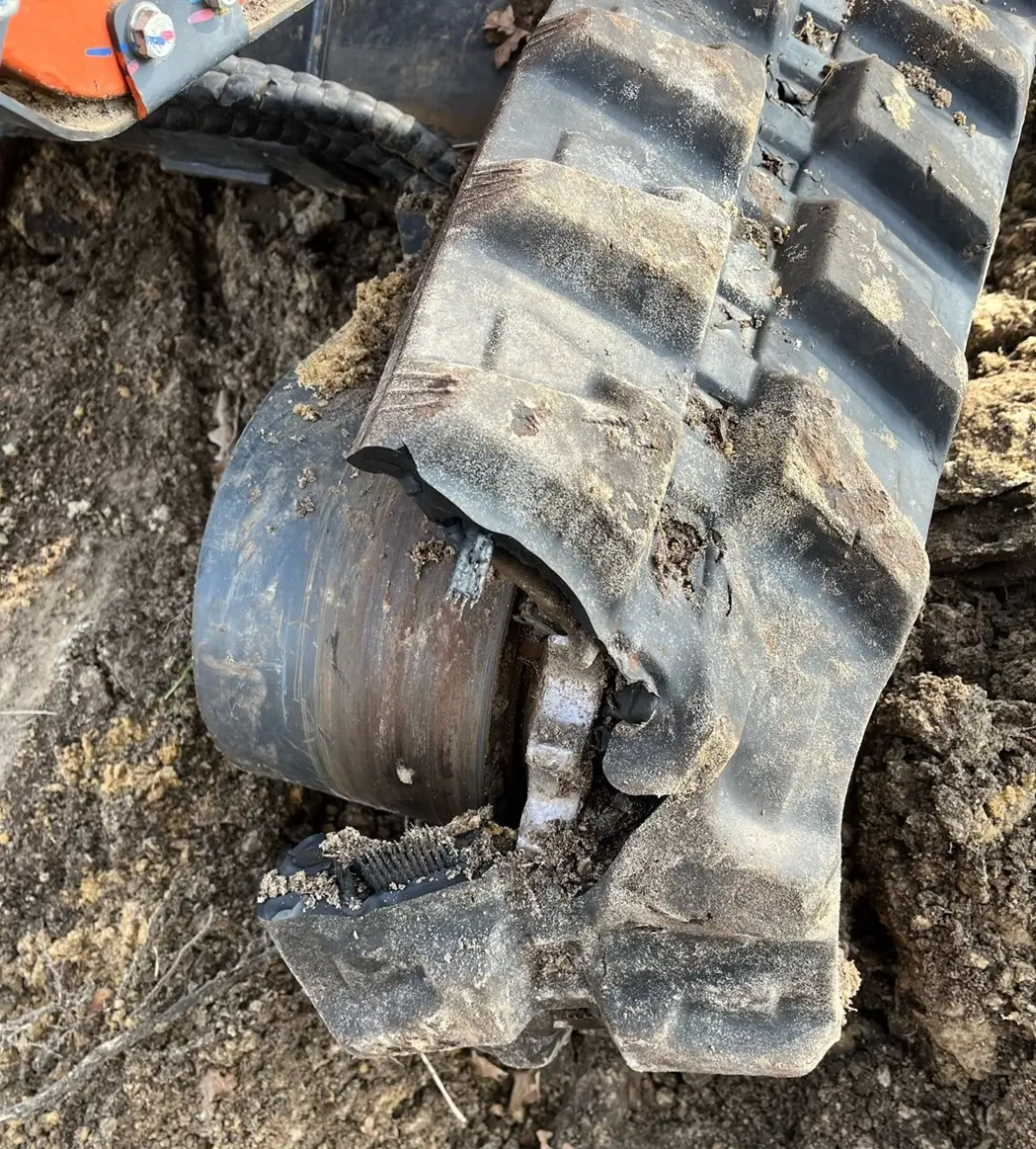 Minibagger Kette gerissen